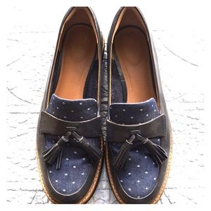 Clarks Navy leather/chambray loafers